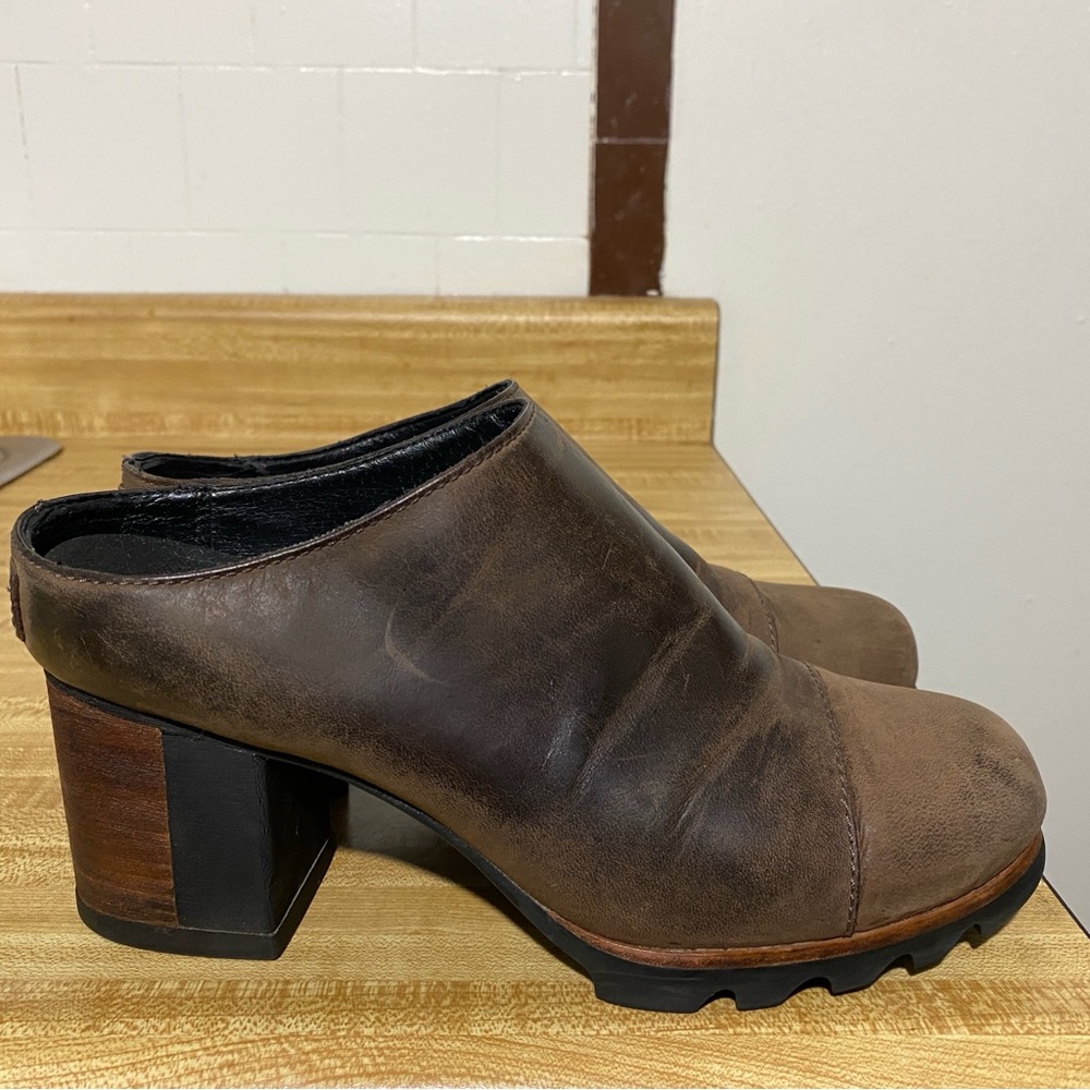 Sorel Open Back Round Toe Leather Heels Size 7